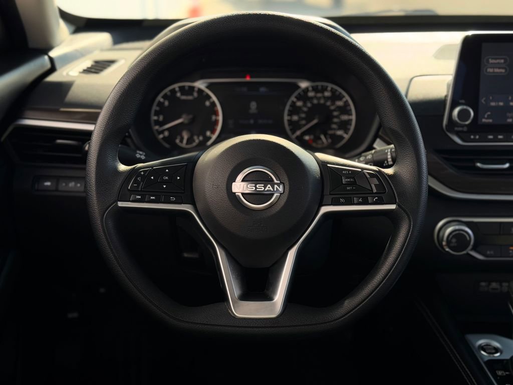 Used 2023 Nissan Altima 2.5 SV image 14