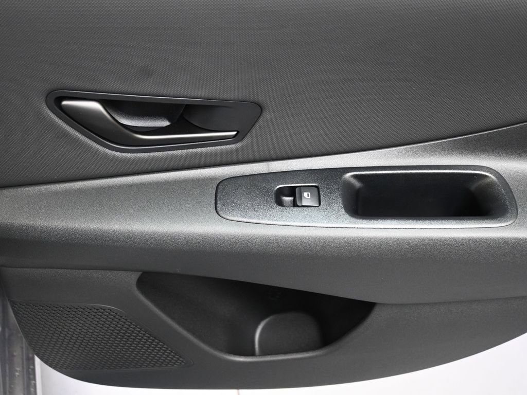 Certified 2025 Hyundai Elantra Sport FWD image 14
