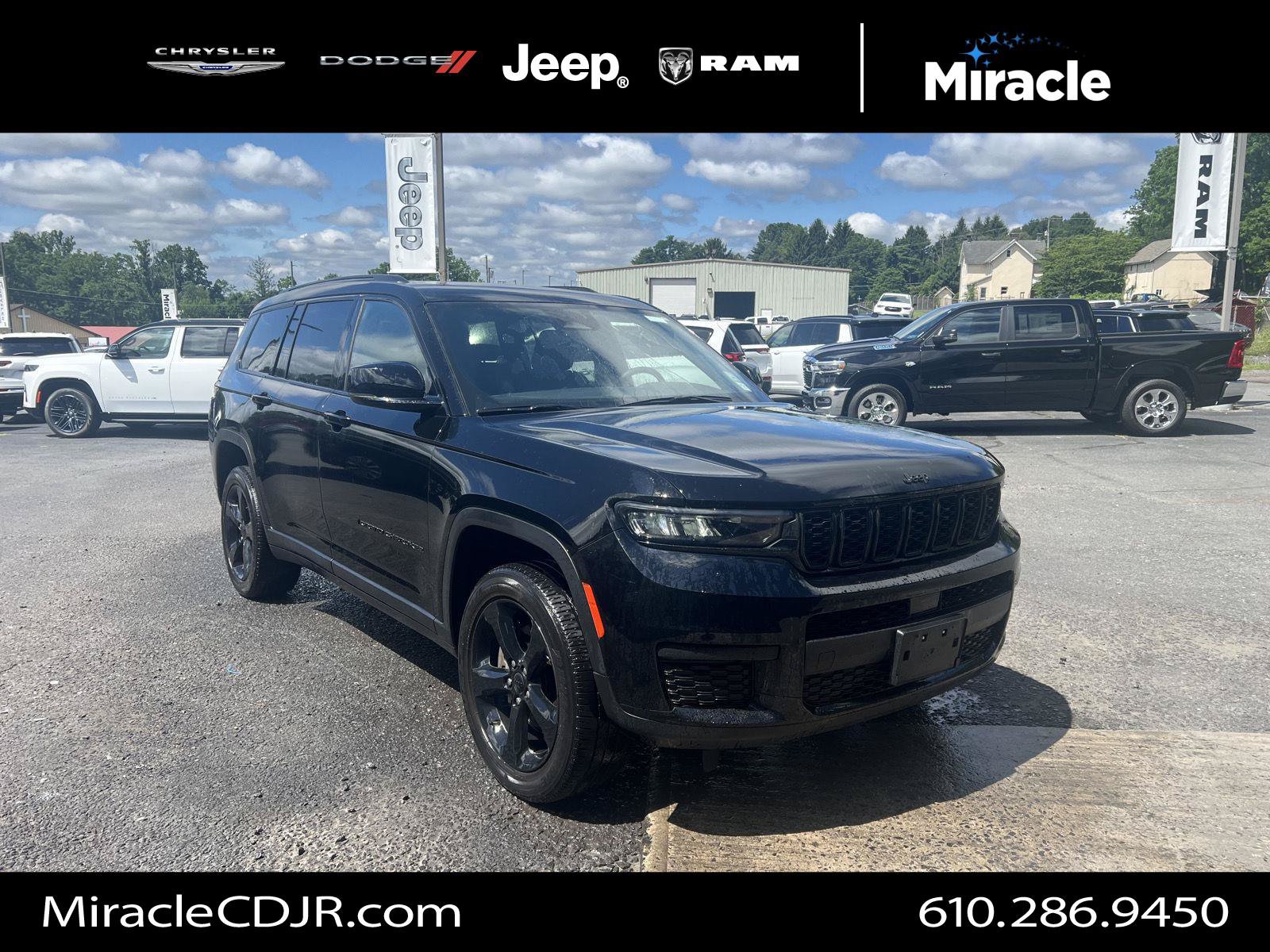 Used 2023 Jeep Grand Cherokee L Altitude AWD/4WD image 1