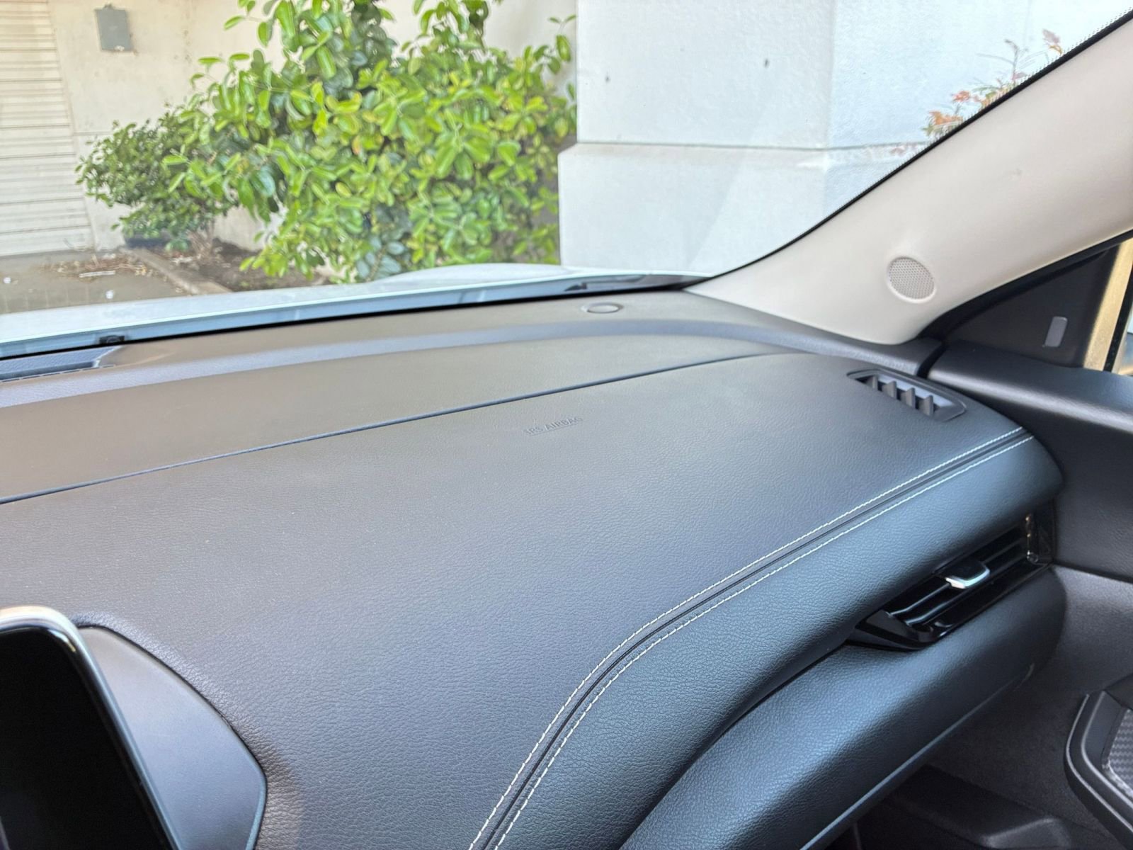 Used 2025 Nissan Sentra SV FWD image 34