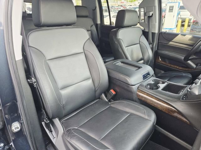 Used 2020 Chevrolet Suburban LT w/ Luxury Package image 14
