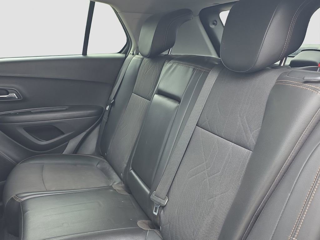 Used 2019 Chevrolet Trax LT w/ LT Convenience Package AWD/4WD image 12