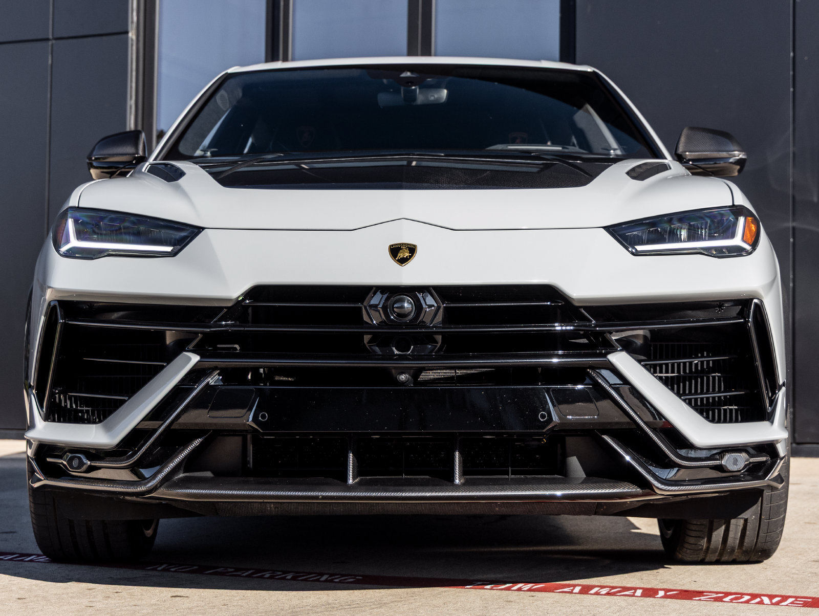 Used 2024 Lamborghini Urus Performante AWD/4WD image 4