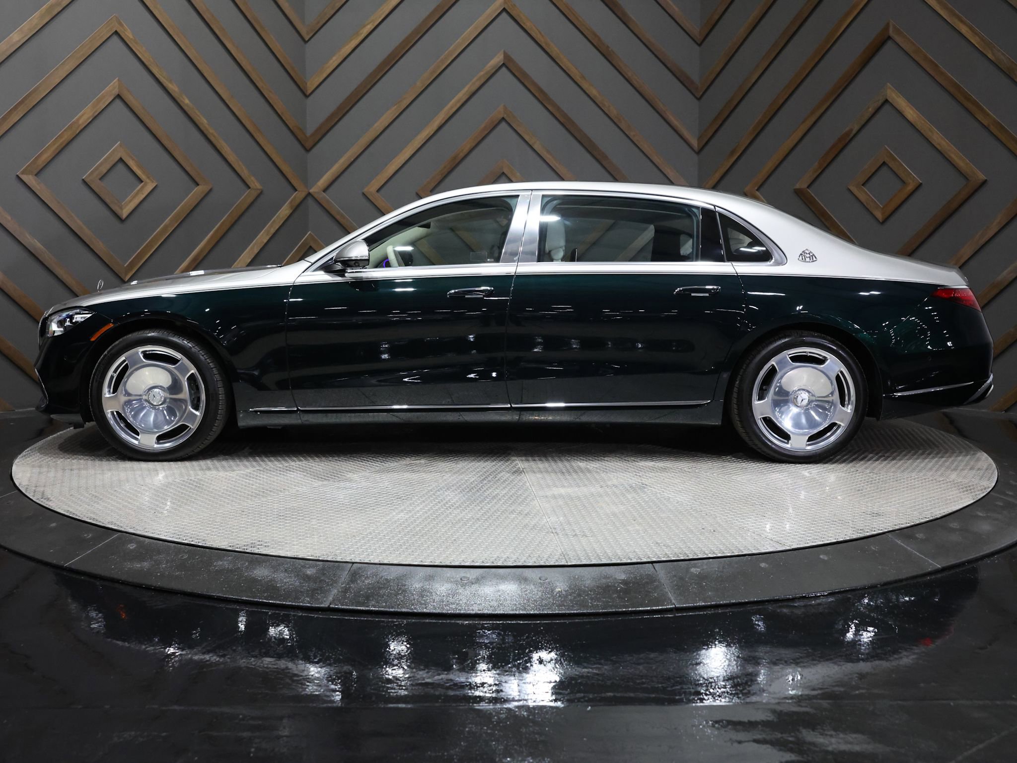 Used 2024 Mercedes-Benz Maybach S 580 4MATIC image 7