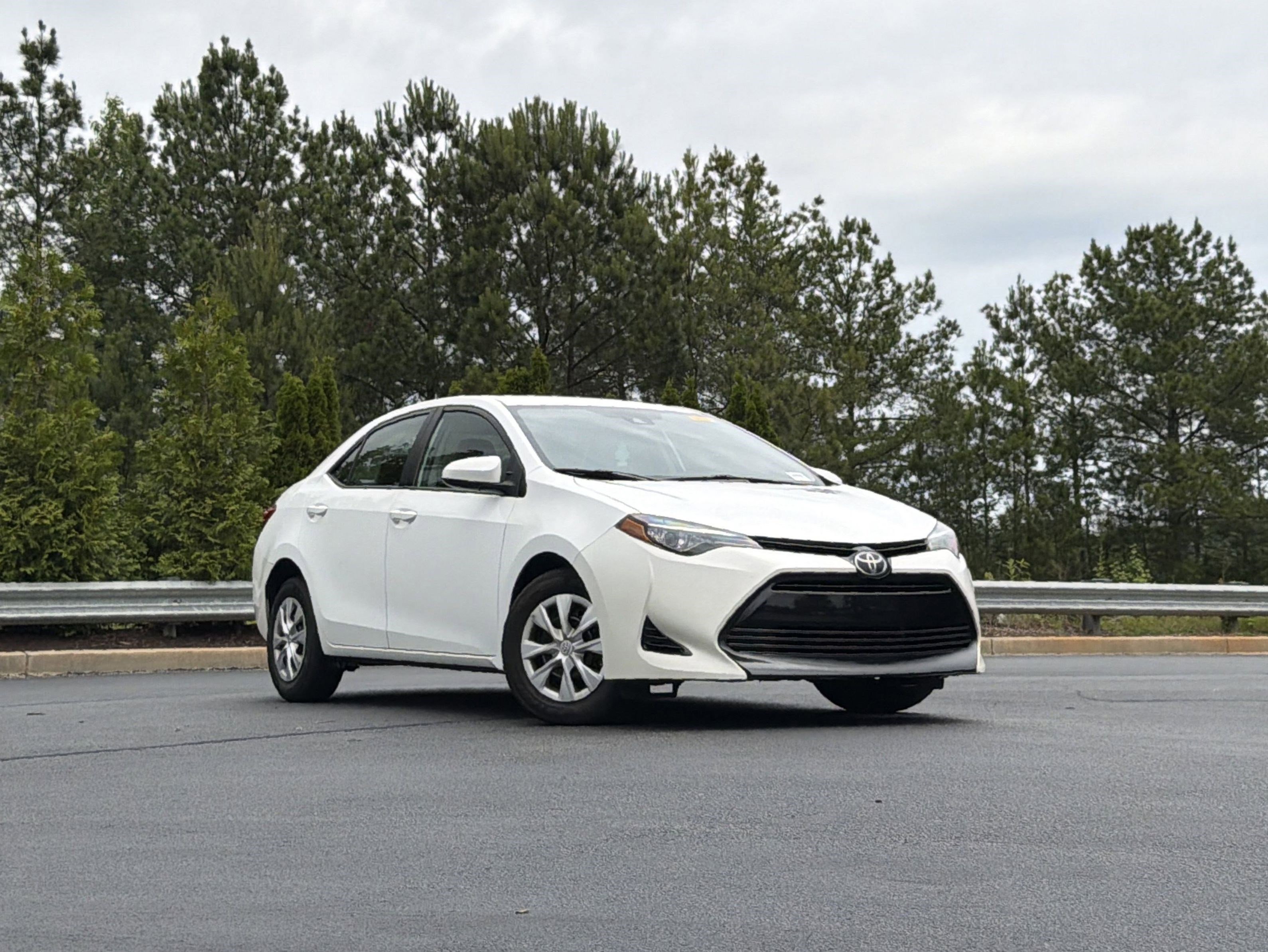Used 2017 Toyota Corolla L FWD image 2