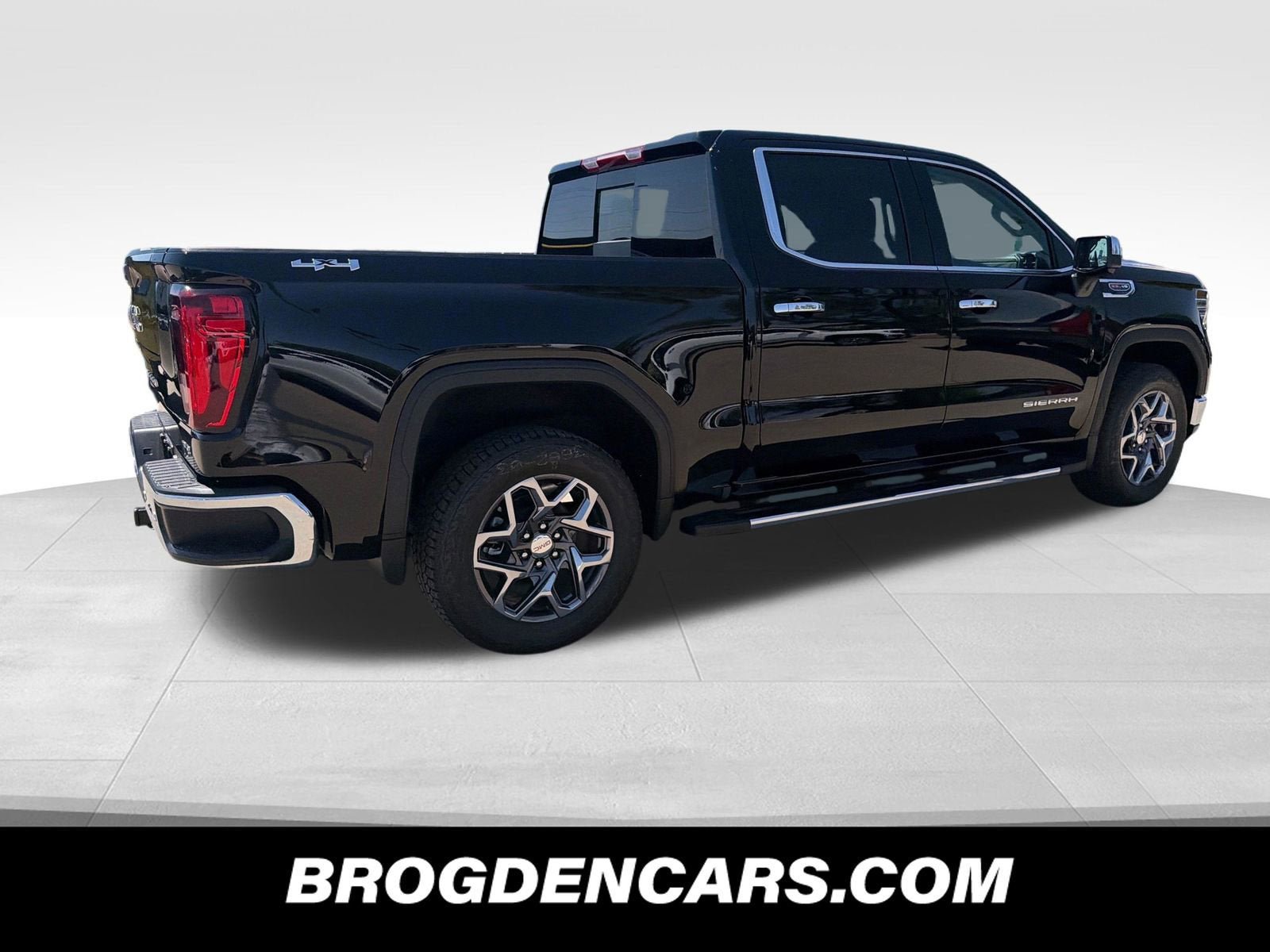 New 2026 GMC Sierra 1500 SLT w/ SLT Premium Package AWD/4WD image 3