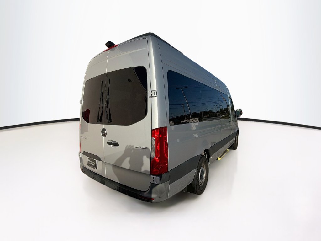 Used 2024 Mercedes-Benz Sprinter 2500 image 4