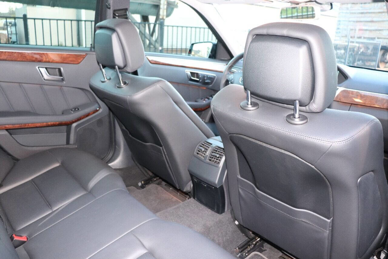Used 2013 Mercedes-Benz E 350 Sedan image 46