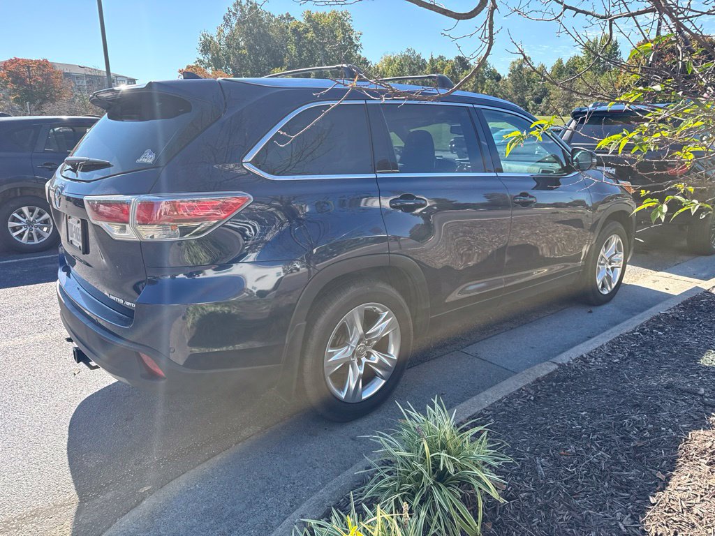 Used 2015 Toyota Highlander Limited AWD/4WD image 2