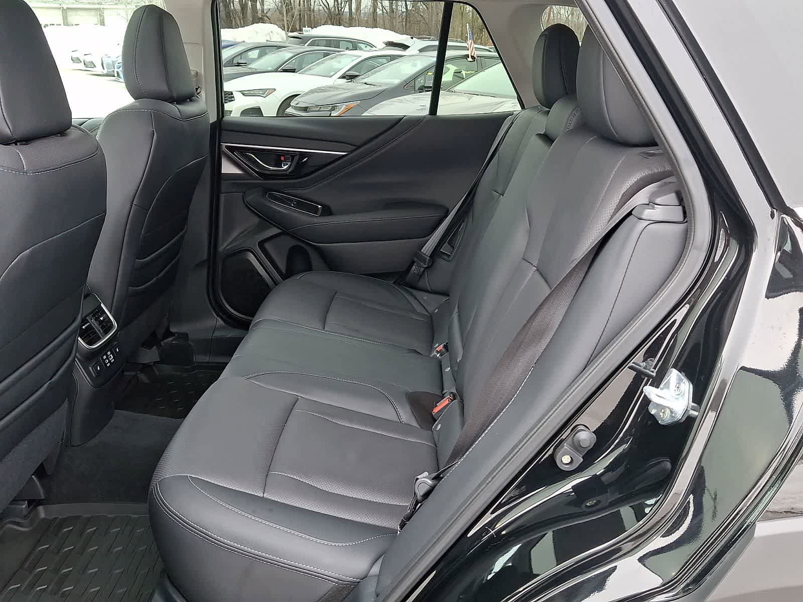 Used 2025 Subaru Outback Limited AWD/4WD image 10