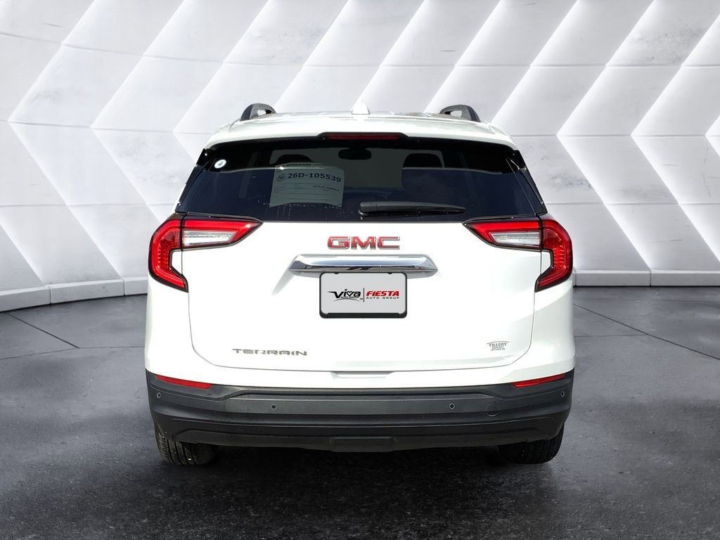 Used 2024 GMC Terrain SLE w/ Driver Convenience Package FWD image 5