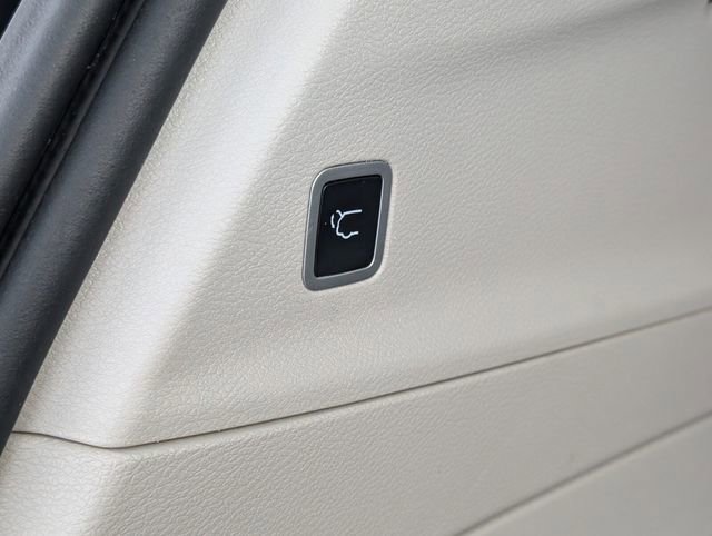 Used 2023 Chrysler Pacifica Limited image 15