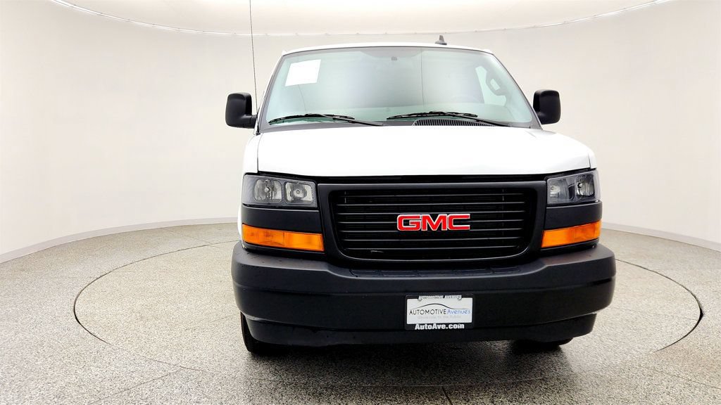 Used 2025 GMC Savana 3500 Extended RWD image 2