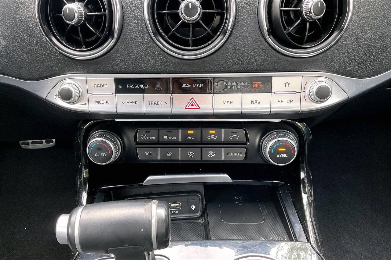 Used 2020 Kia Stinger GT-Line w/ Sun & Sound Package RWD image 19
