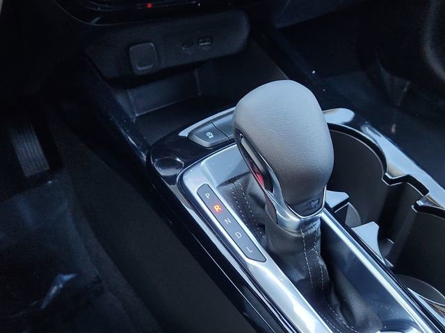 Used 2025 Chevrolet Trax LT w/ LT Convenience Package image 40