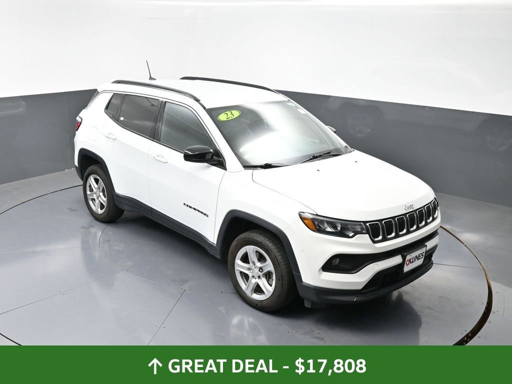 Used 2023 Jeep Compass Latitude image 45