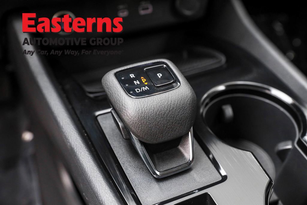 Used 2022 Nissan Rogue SV image 13