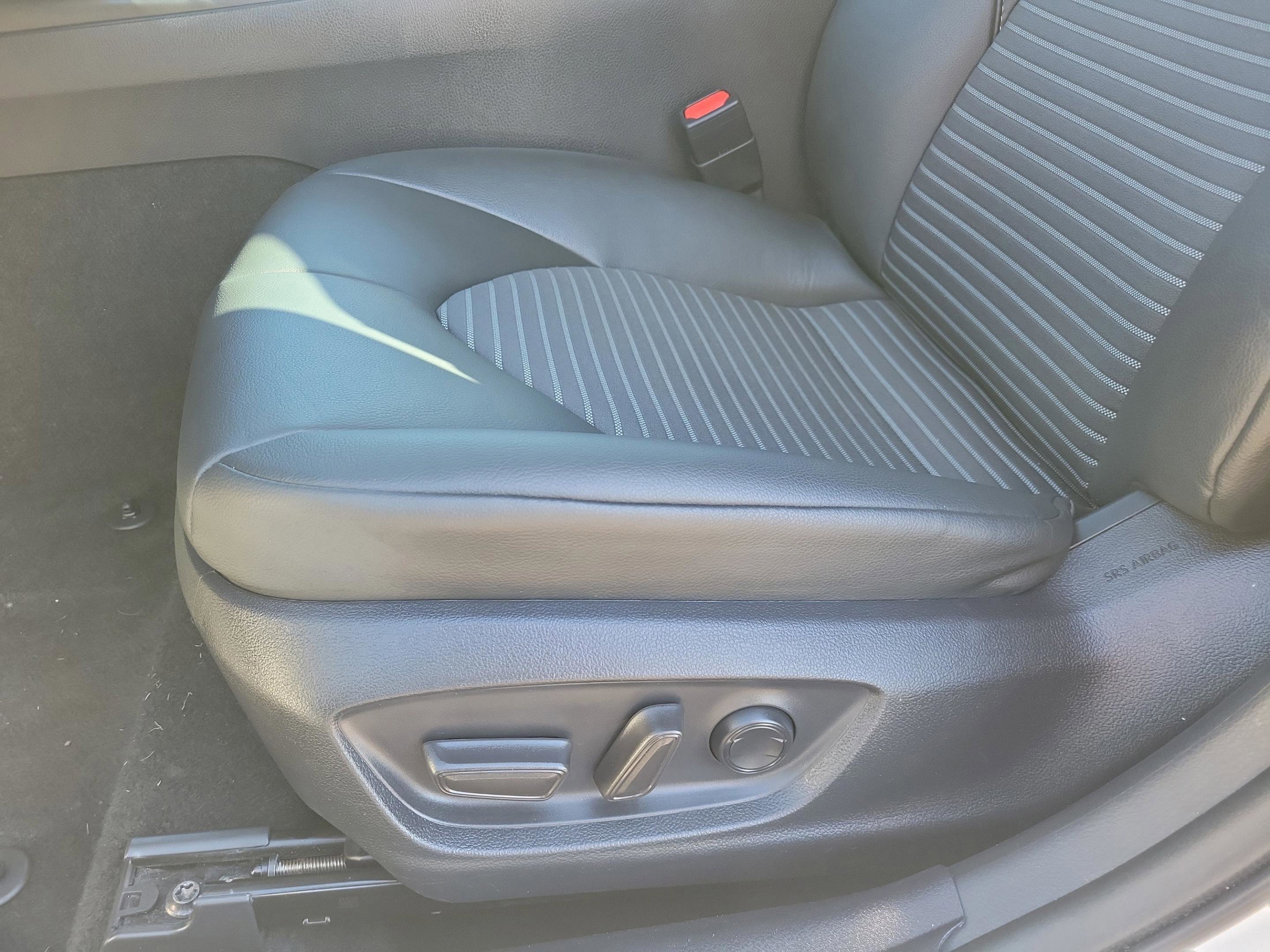 Used 2024 Toyota Camry SE image 13