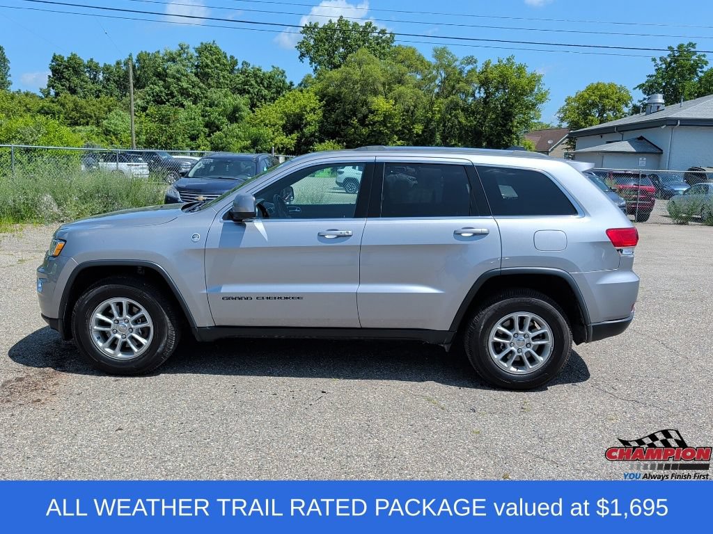 Used 2019 Jeep Grand Cherokee Laredo AWD/4WD image 2