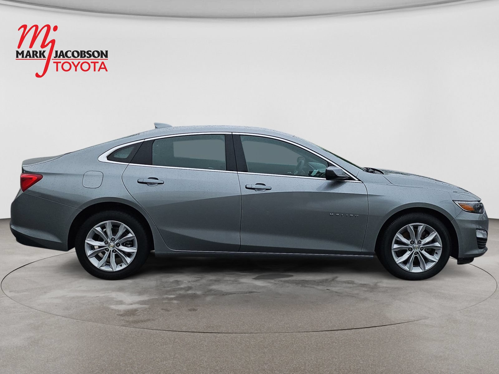Used 2025 Chevrolet Malibu LT FWD image 4