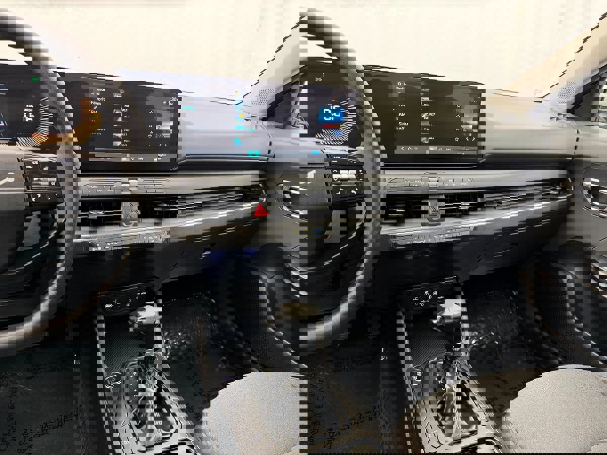 Used 2025 Kia K4 image 17