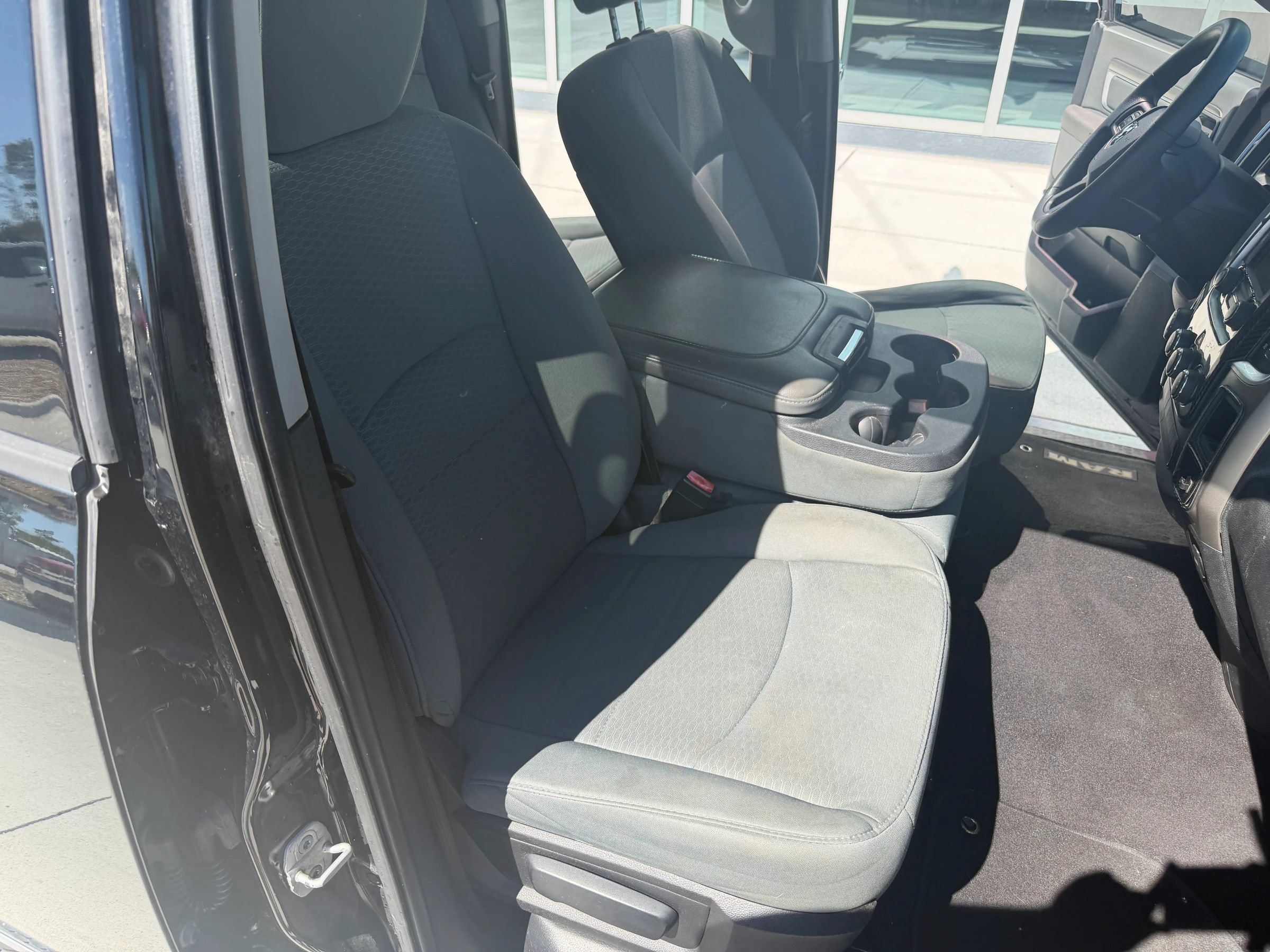 Used 2014 RAM 1500 Classic SLT AWD/4WD image 11