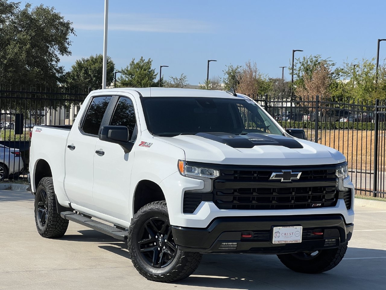 Used 2024 Chevrolet Silverado 1500 LT Trail Boss w/ Protection Package AWD/4WD image 2