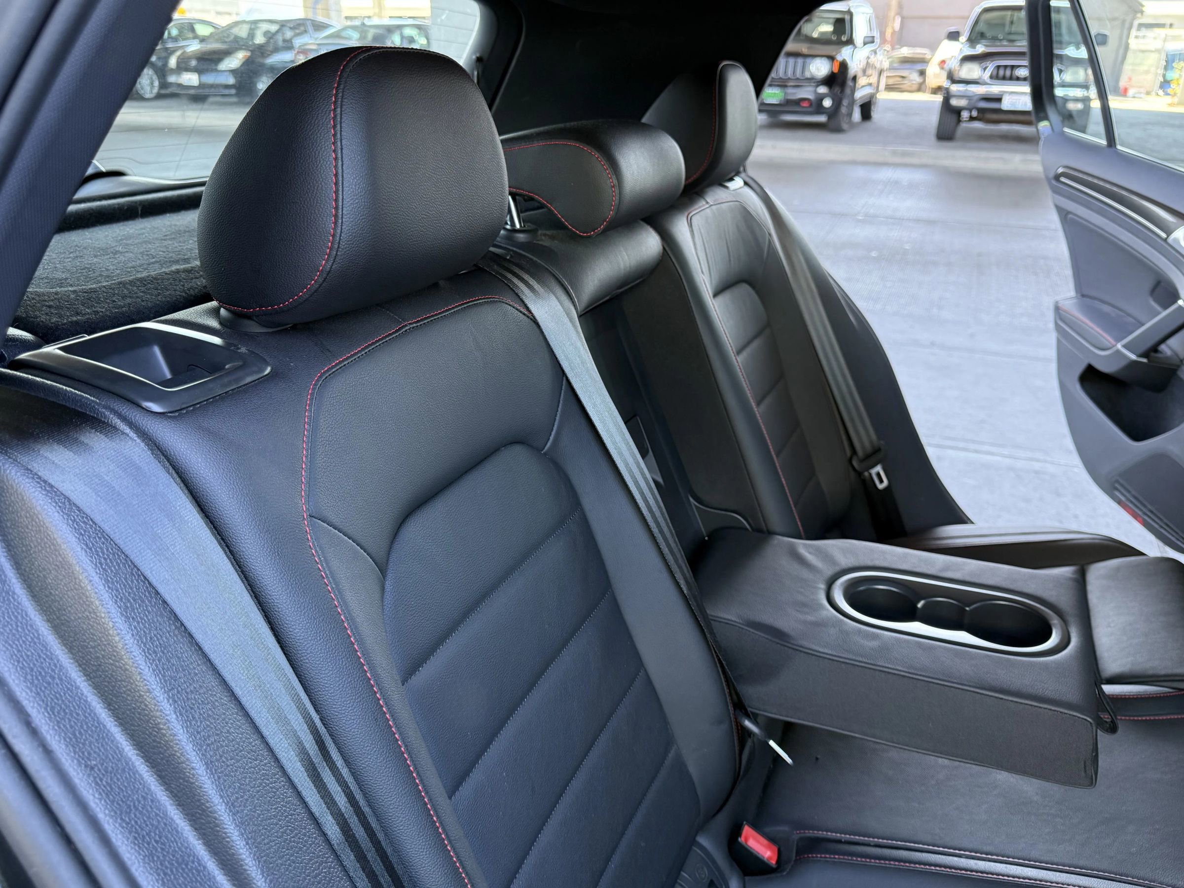 Used 2017 Volkswagen GTI SE image 21