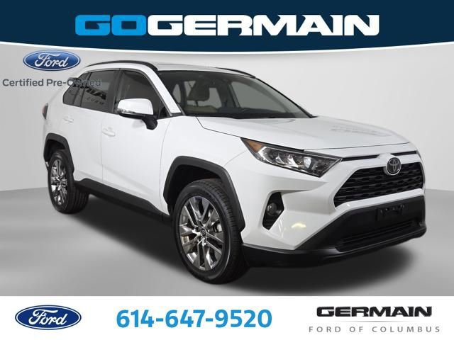 Used 2020 Toyota RAV4 XLE Premium image 5