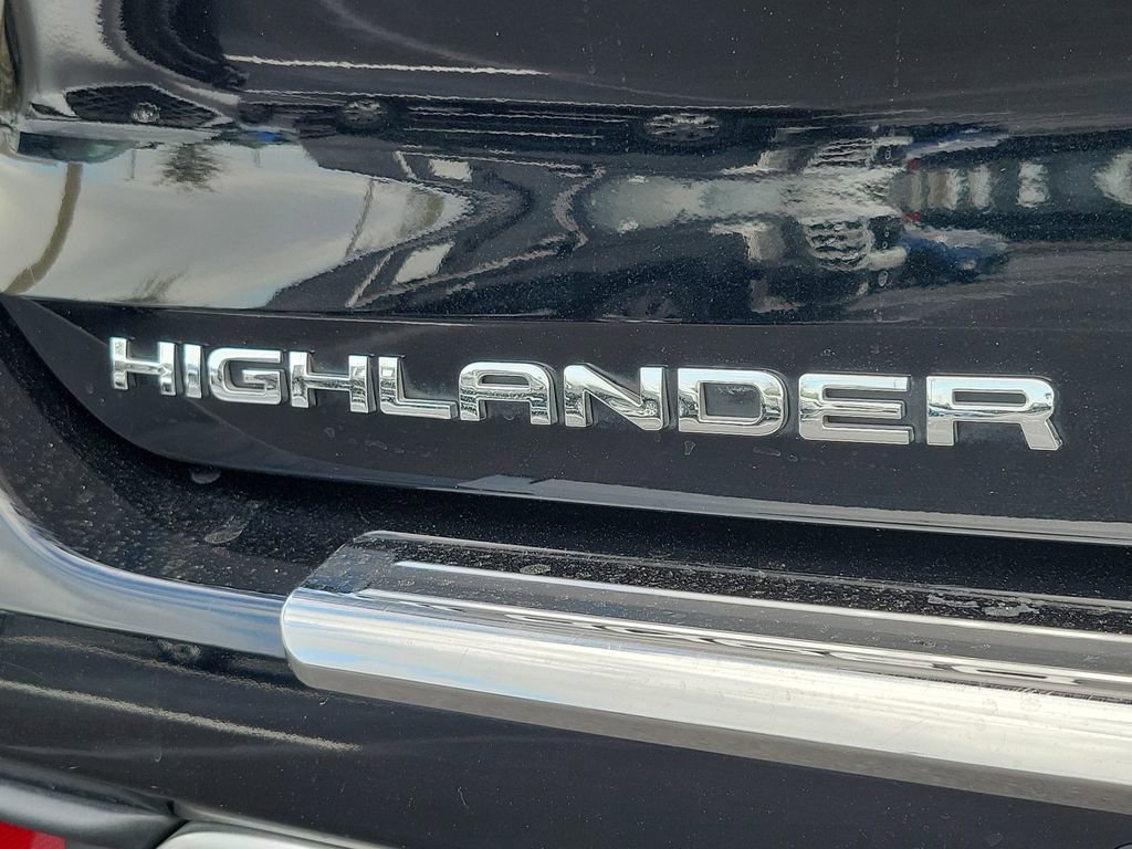 Used 2021 Toyota Highlander Platinum image 12