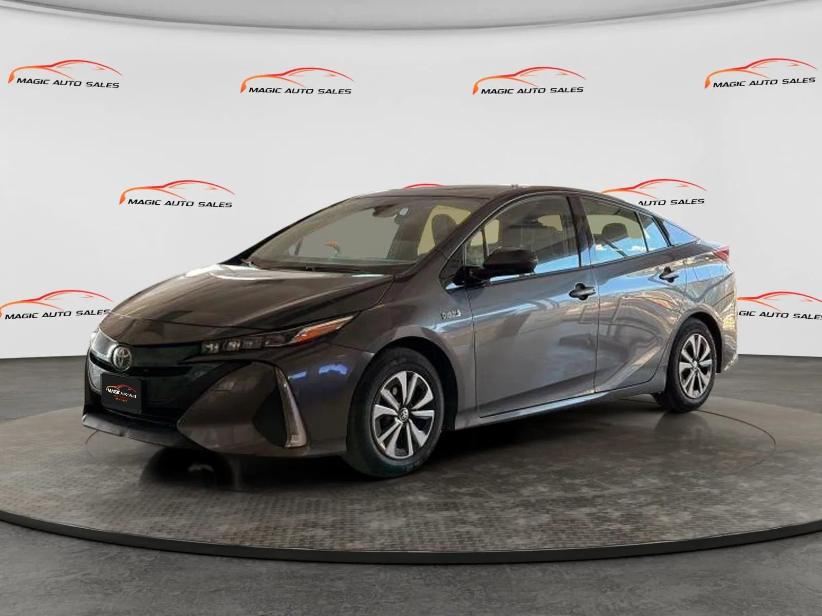 Used 2017 Toyota Prius Prime Premium FWD image 2