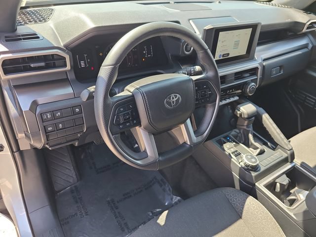 Used 2025 Toyota 4Runner SR5 AWD/4WD image 18