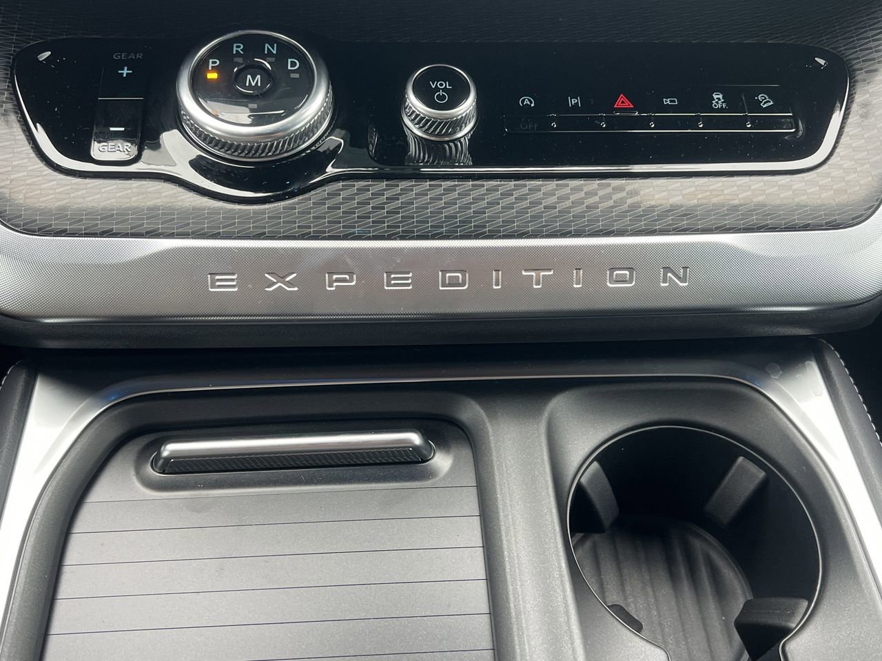 New 2025 Ford Expedition Platinum w/ Stealth Performance Package image 7