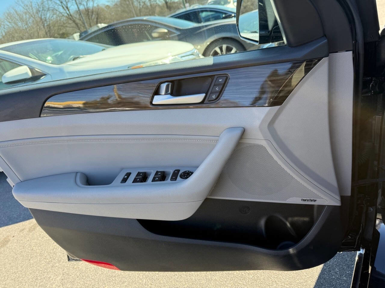 Used 2016 Hyundai Sonata Limited w/ Option Group 02 image 22