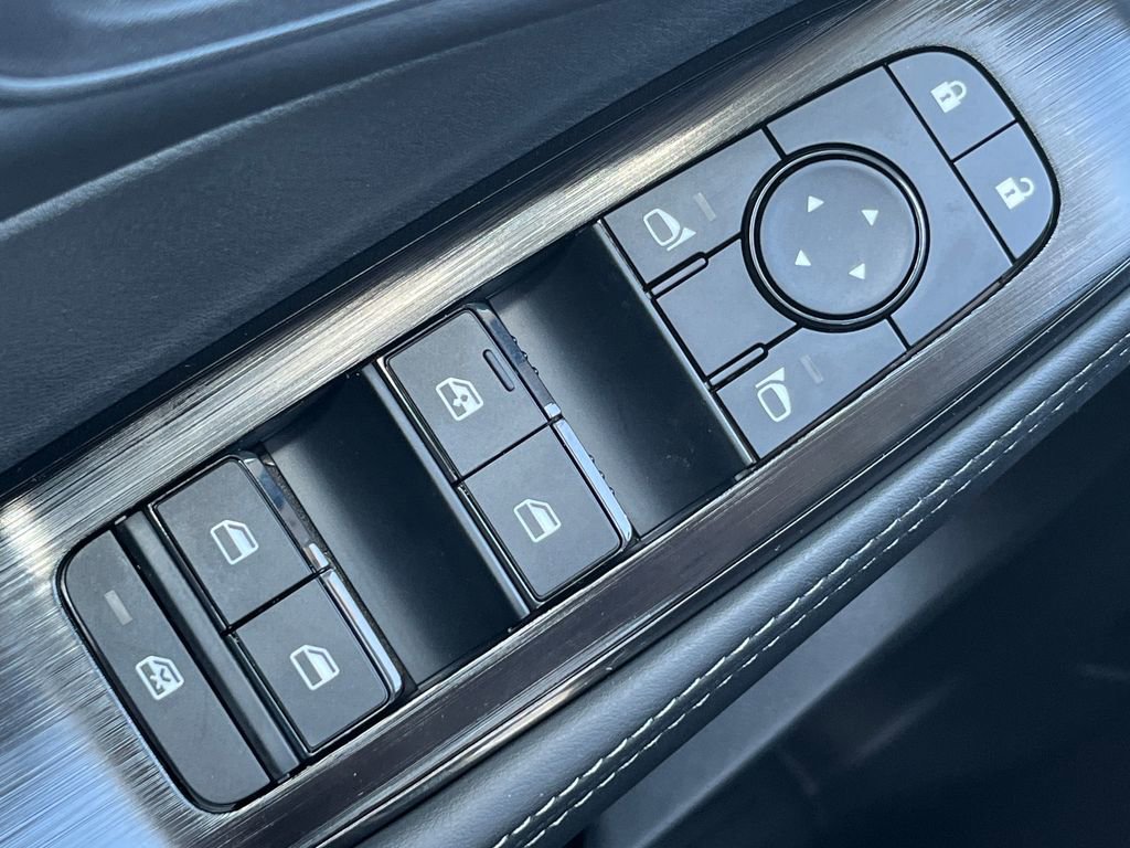 New 2026 Nissan Rogue SV AWD/4WD image 18