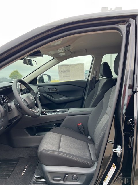 New 2026 Nissan Rogue SV image 9