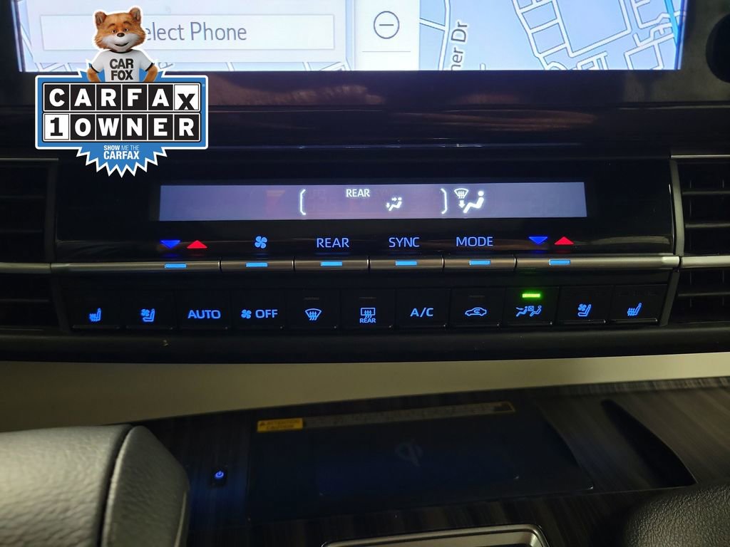 Used 2024 Toyota Sienna Platinum image 18