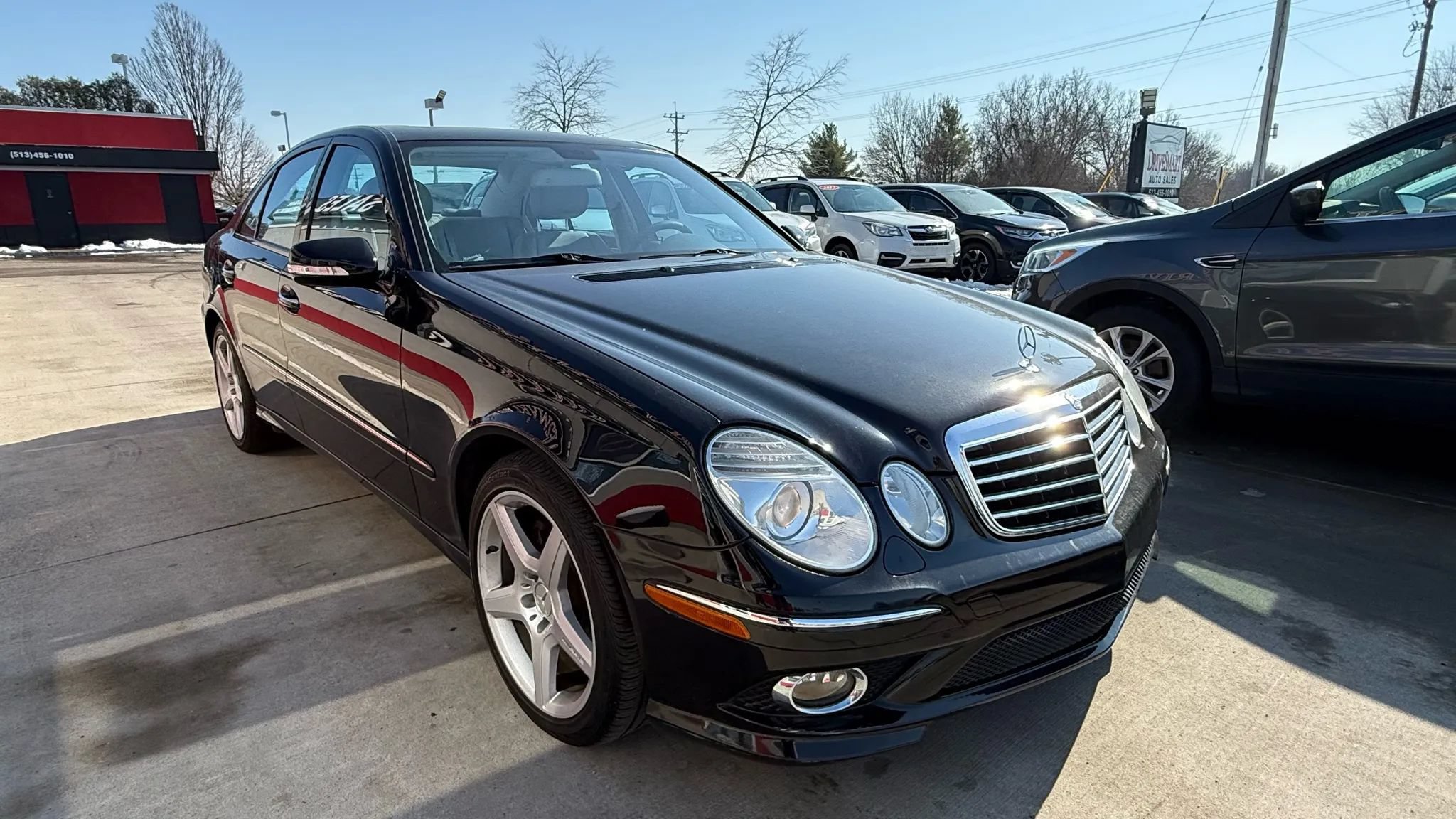 Used 2009 Mercedes-Benz E 350 4MATIC Sedan image 2