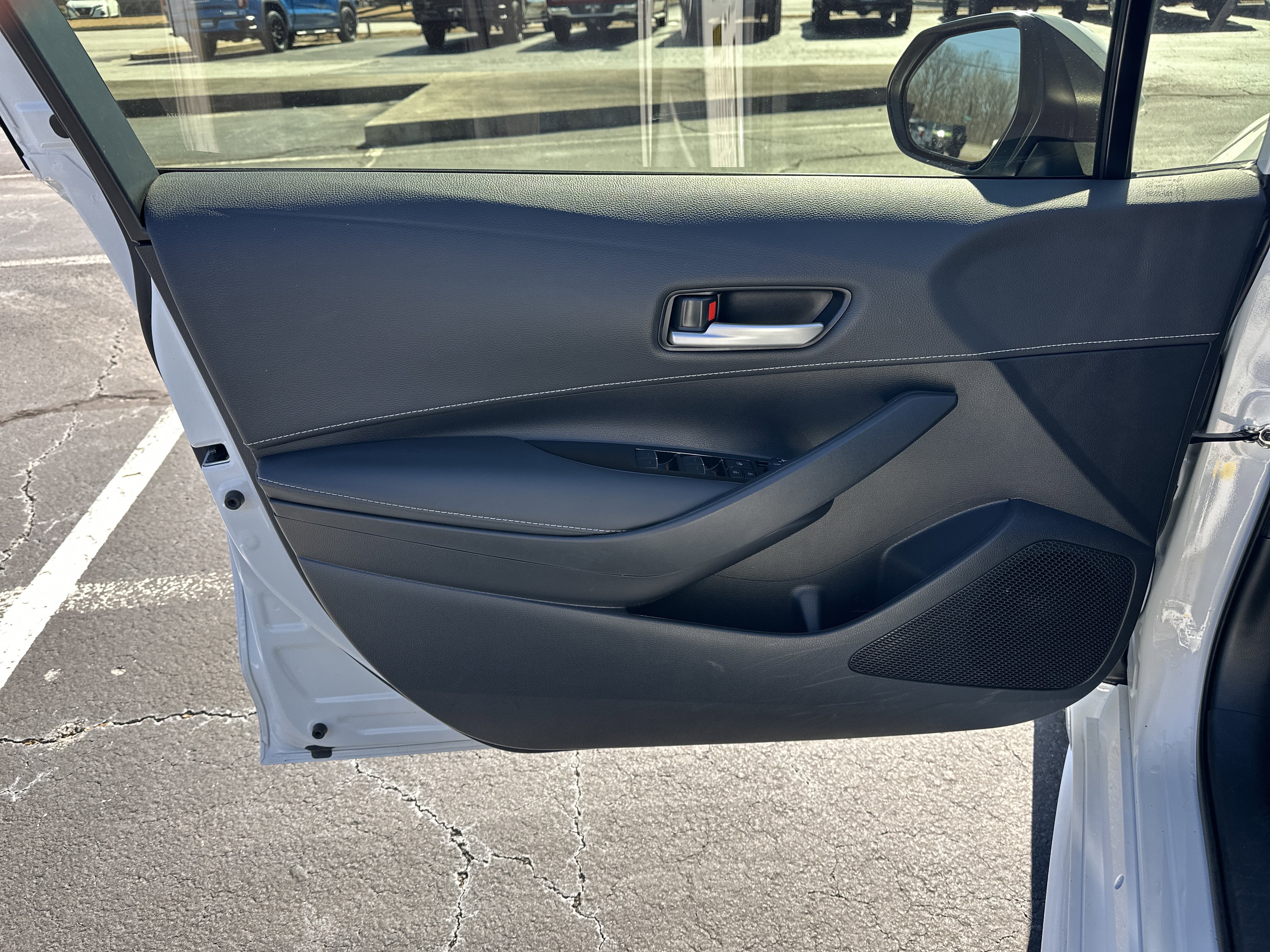 Used 2023 Toyota Corolla SE image 11