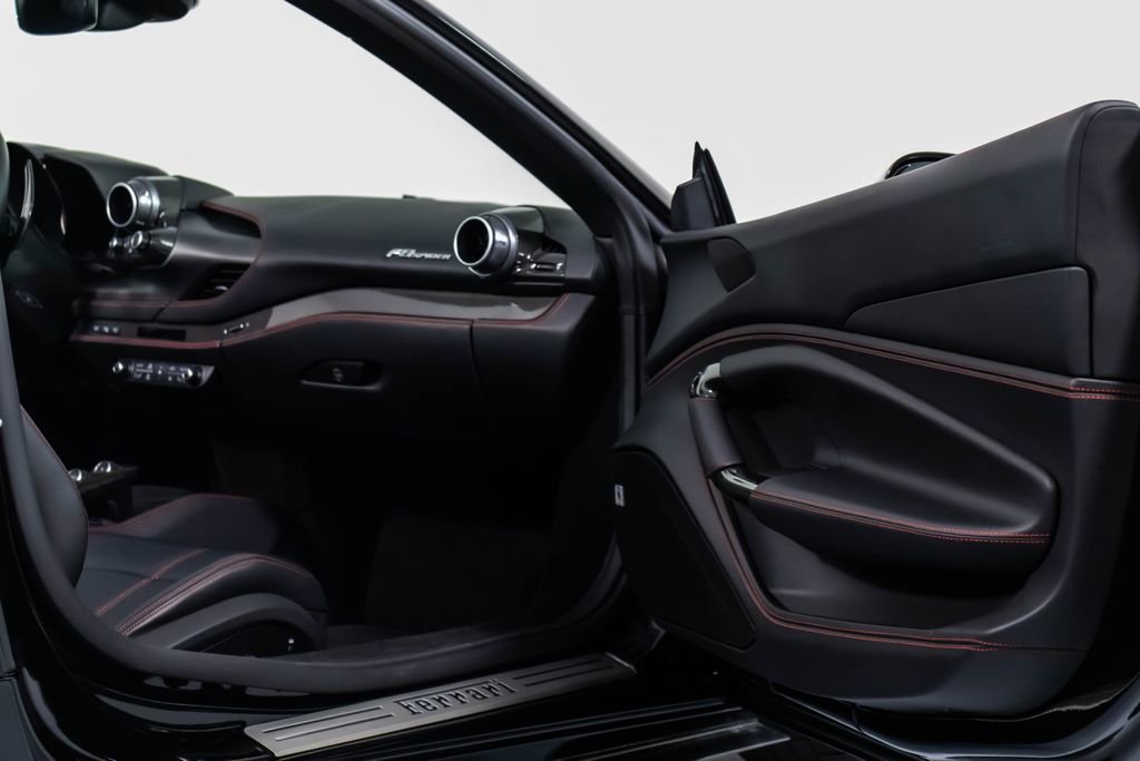 Certified 2022 Ferrari F8 Tributo image 45