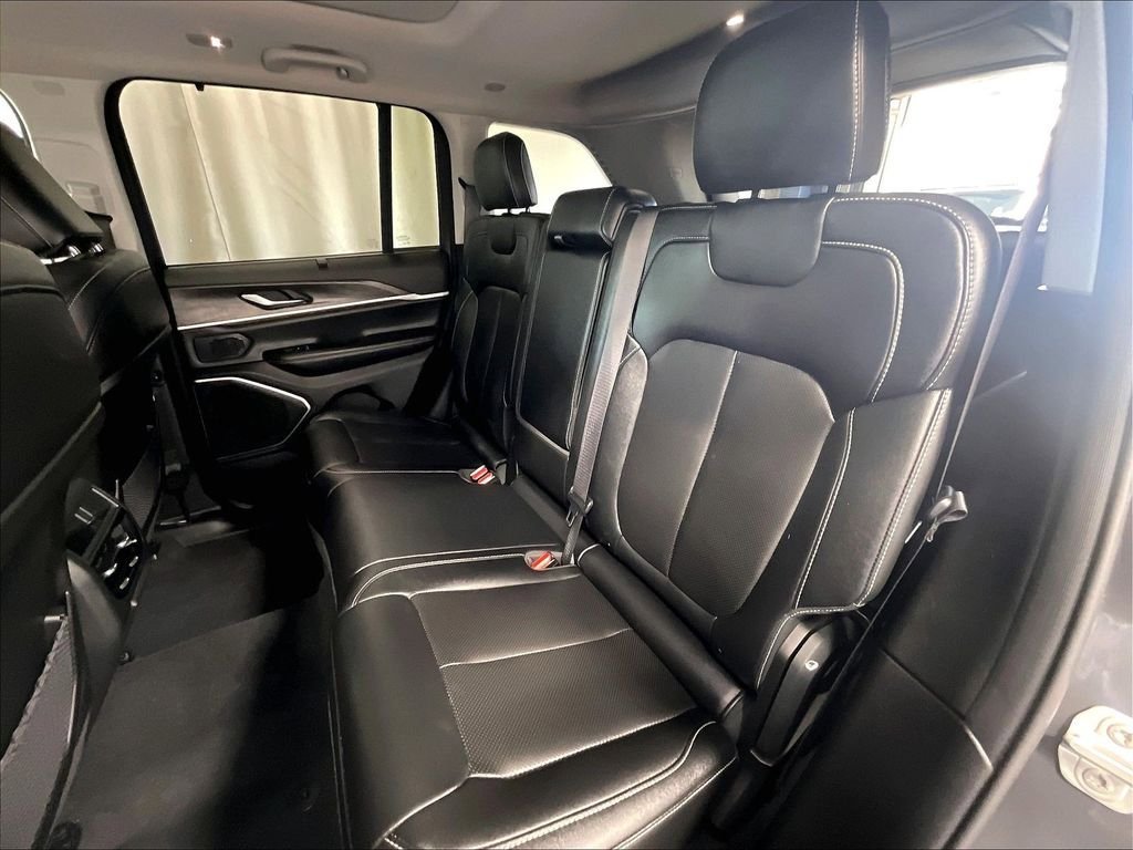 Used 2023 Jeep Grand Cherokee 30th Anniversary AWD/4WD image 15