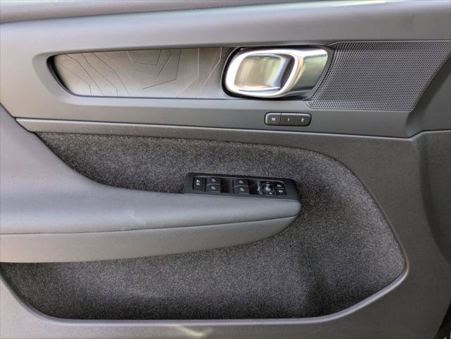 Used 2023 Volvo XC40 Recharge Plus image 10