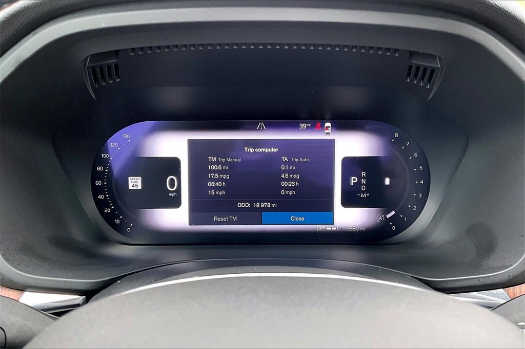 Used 2023 Volvo XC60 B5 Plus w/ Climate Package image 13