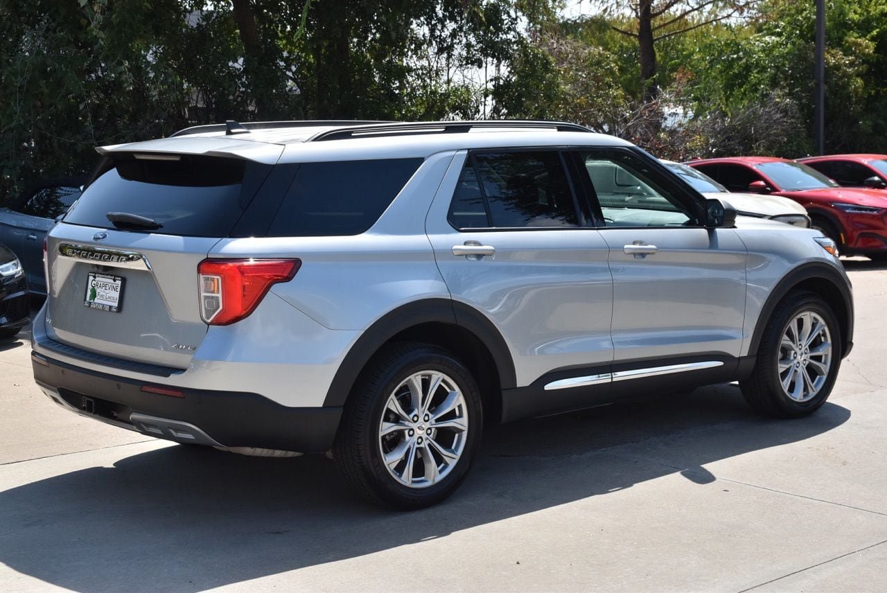 Used 2023 Ford Explorer XLT w/ Equipment Group 202A AWD/4WD image 7