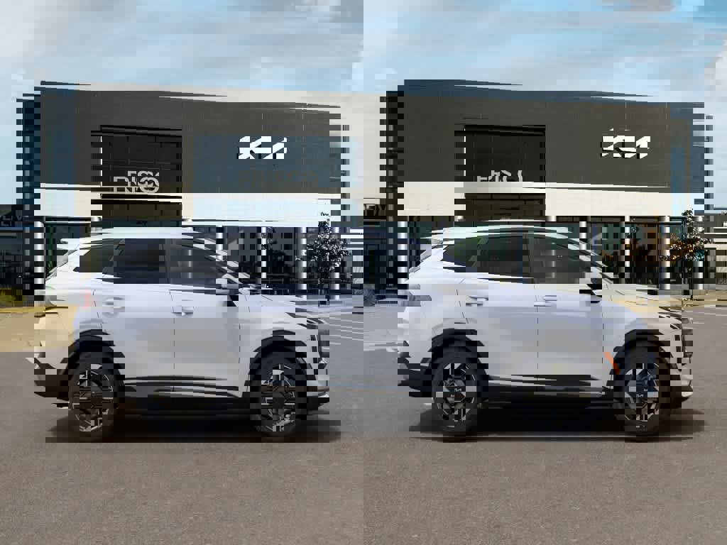 New 2026 Kia Sportage LX image 7