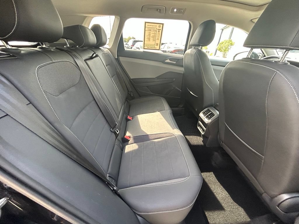 Certified 2023 Volkswagen Taos SE w/ Panoramic Sunroof Package FWD image 34