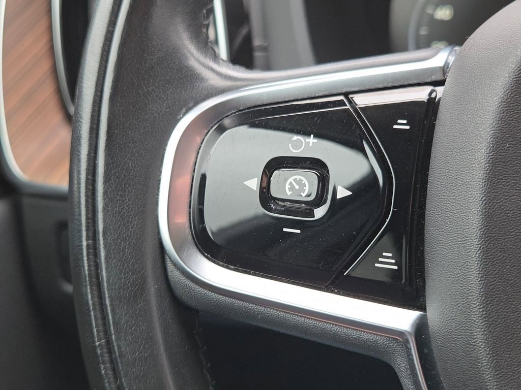 Used 2019 Volvo XC60 T5 Inscription w/ Protection Package Premier image 17