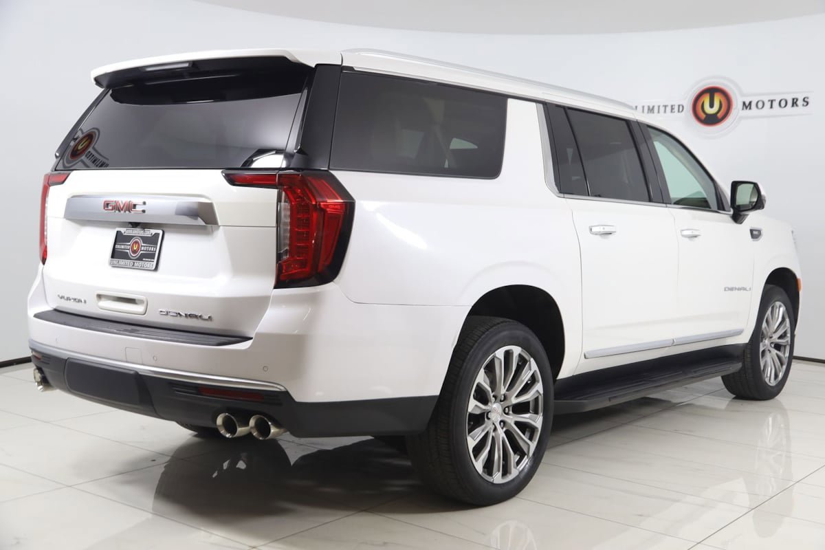 Used 2021 GMC Yukon XL Denali w/ LPO, Illumination Package AWD/4WD image 3