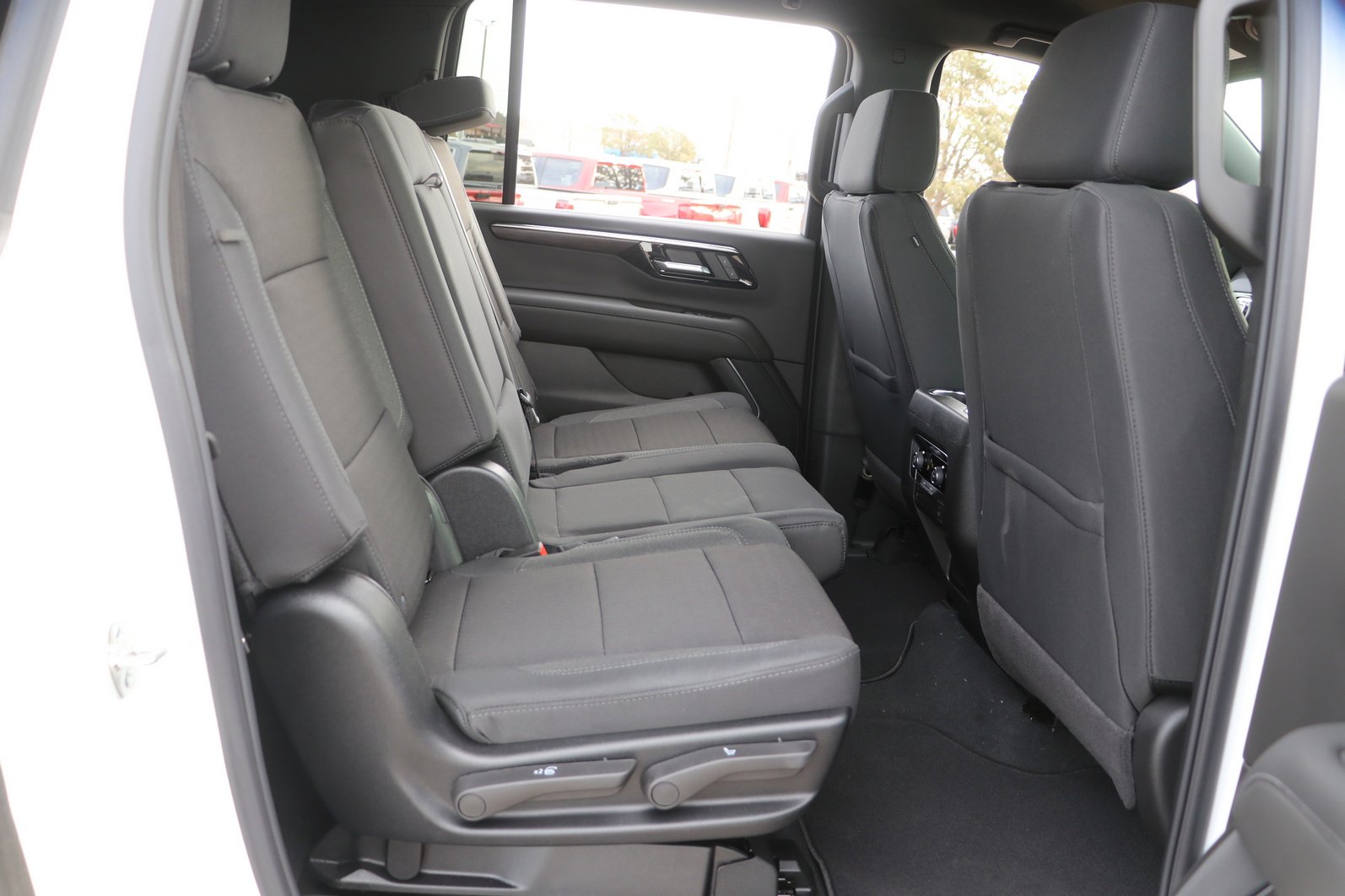 New 2026 Chevrolet Suburban LS image 30