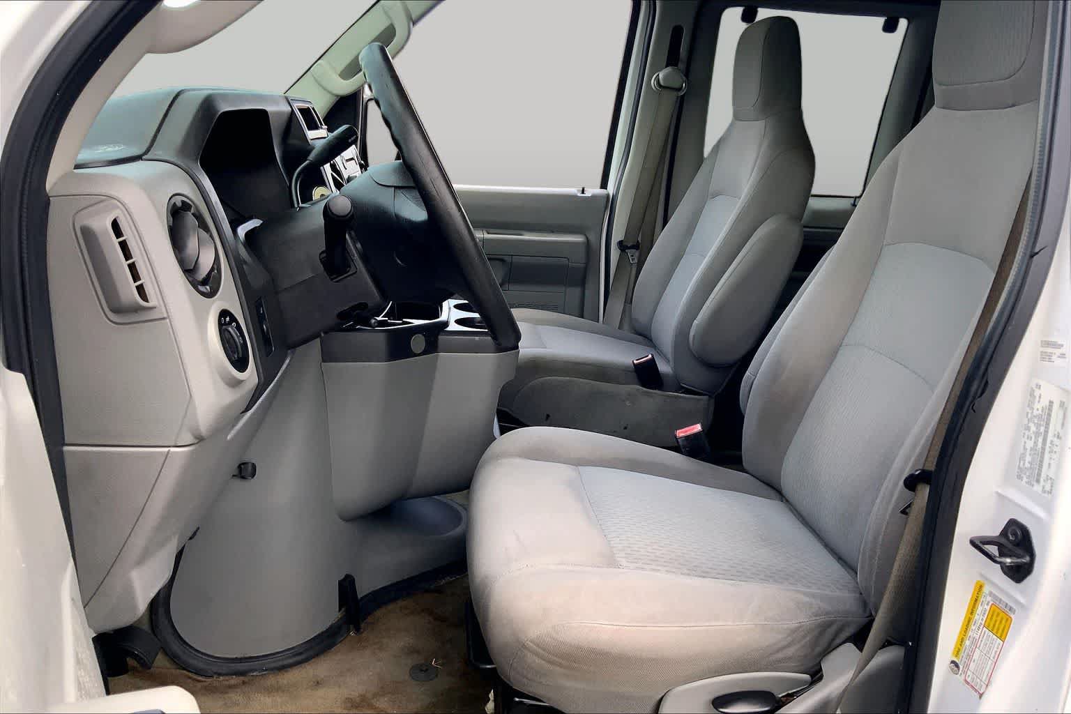 Used 2014 Ford E-350 and Econoline 350 XLT RWD image 8